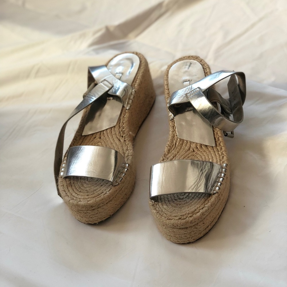 Shoe - Picture 3 of 6